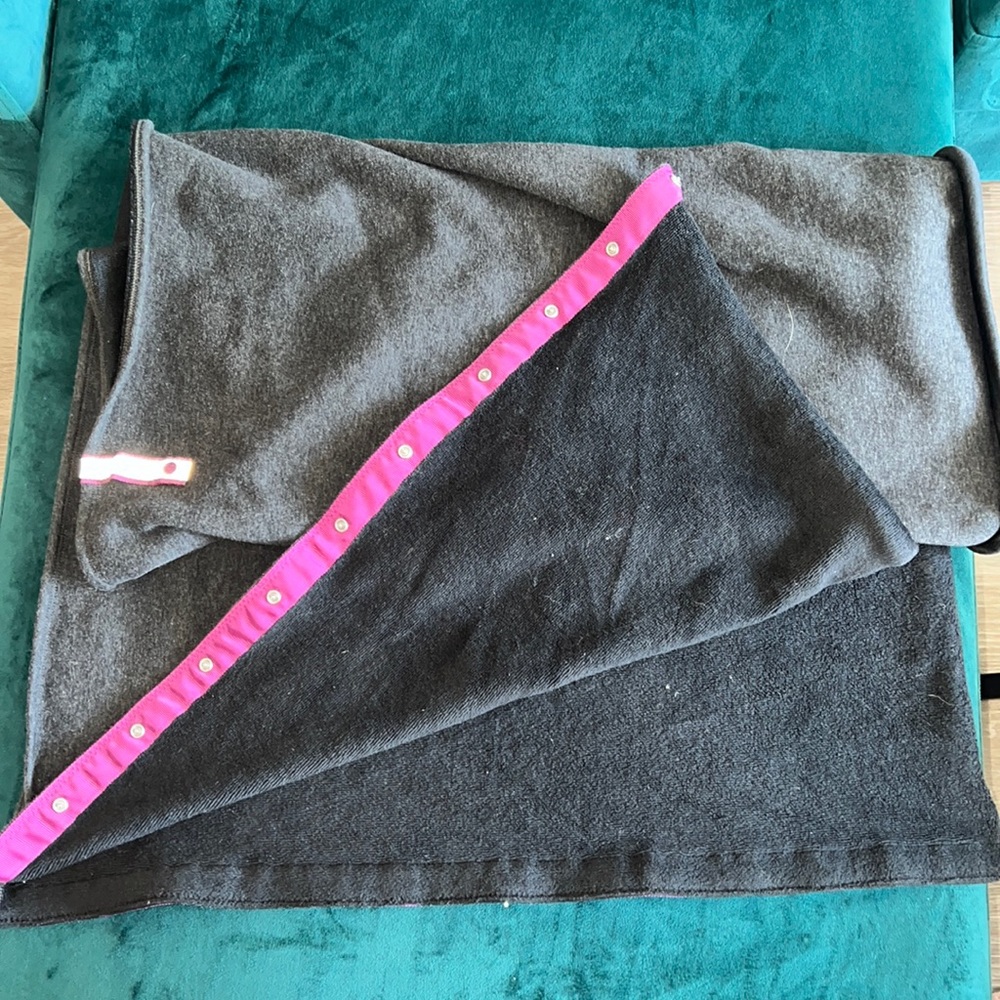 Lululemon reversible Vinyasa scarf